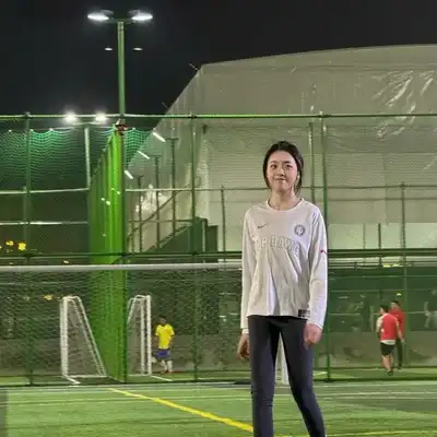邹涵玲